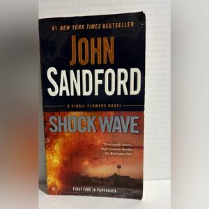 Shock Wave Virgil Flowers John Sandford Paperback Book Novel Fiction 2011
